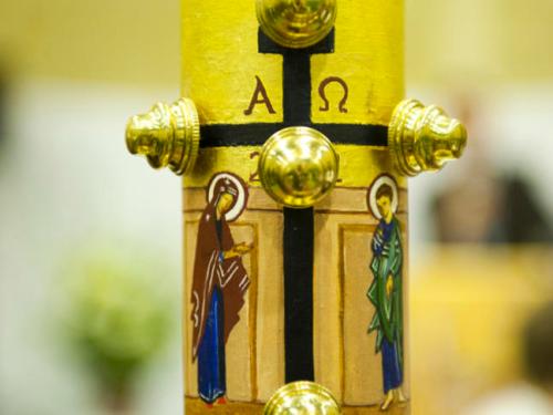 Easter-Vigil-with-Neocatechumenal-Community-The-Paschal-Candle_large.jpg