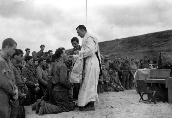 diocesePhoenix-catholic-justWar-catholicMass-during-wartime