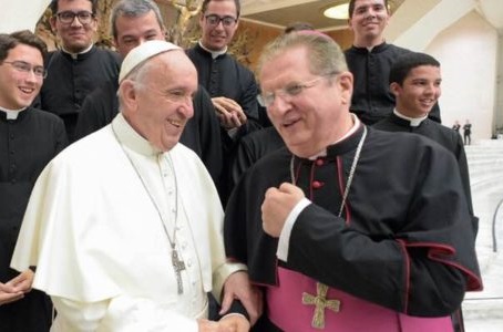 dom-rifan-e-papa-francisco